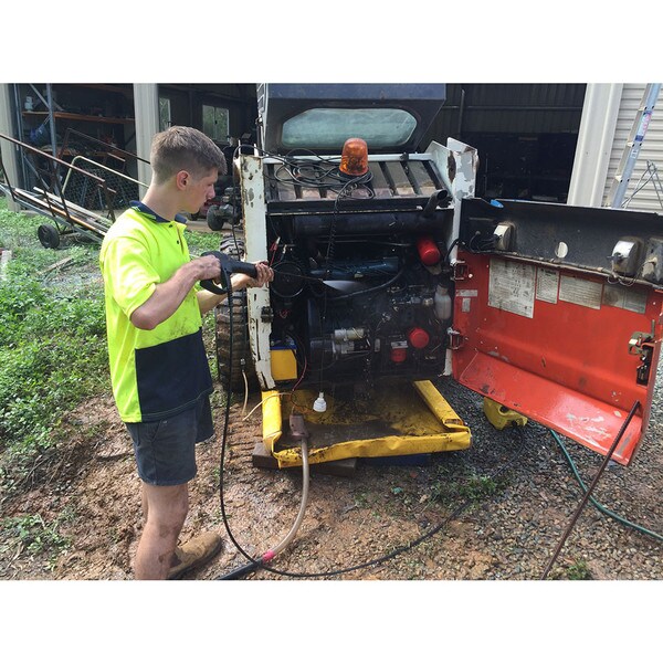 PSM0606PVC Portable Spill Mat 600 x 600 | Portable spill options | Spill containment | Emergency Containment | hose leaks | hydraulic hose leaks | clean up hydraulic leak | emergency spill mats | spi